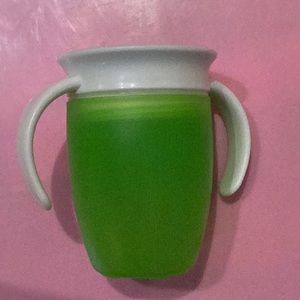 Munchkin green sippy cup